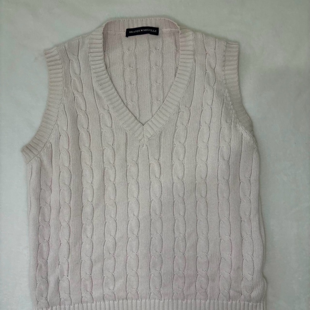 Sweater vest